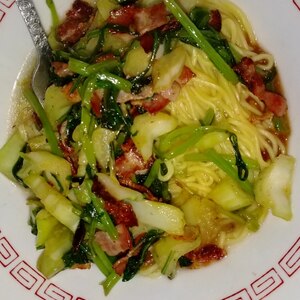 チキンラーメンの野菜炒めのせ